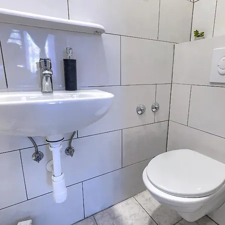 Monte Zaro Hostal