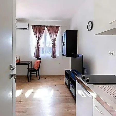 Monte Zaro Hostel