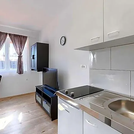 Monte Zaro Hostel Pula
