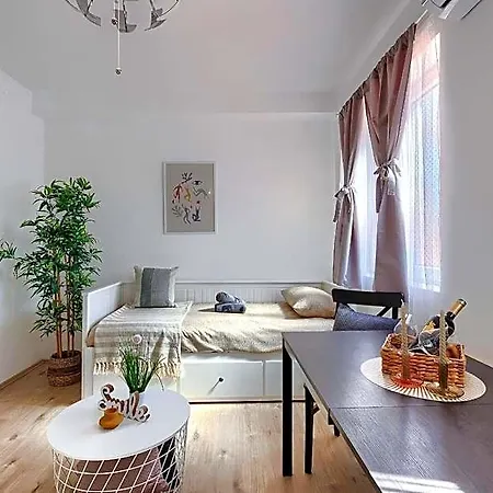 Monte Zaro Hostel Pula