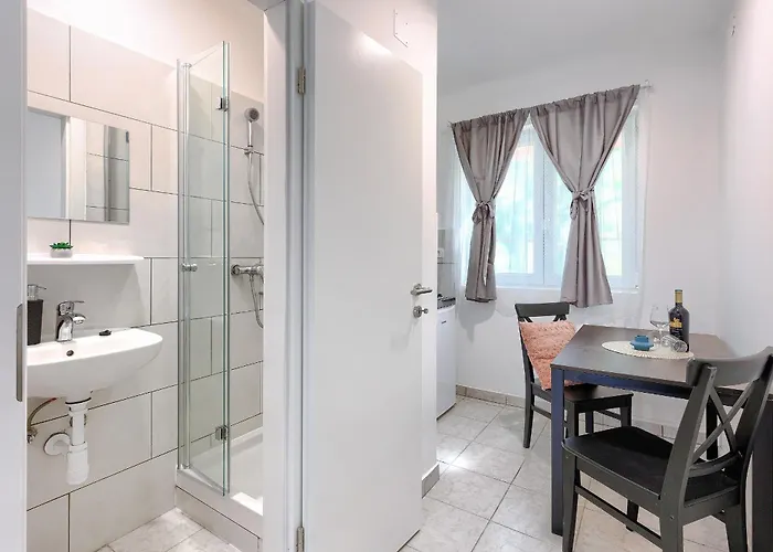 Auberge de jeunesse Monte Zaro *