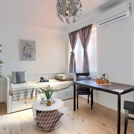 Monte Zaro Hostel