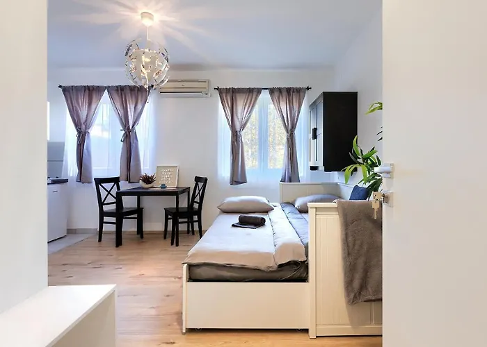 Monte Zaro 호스텔 풀라