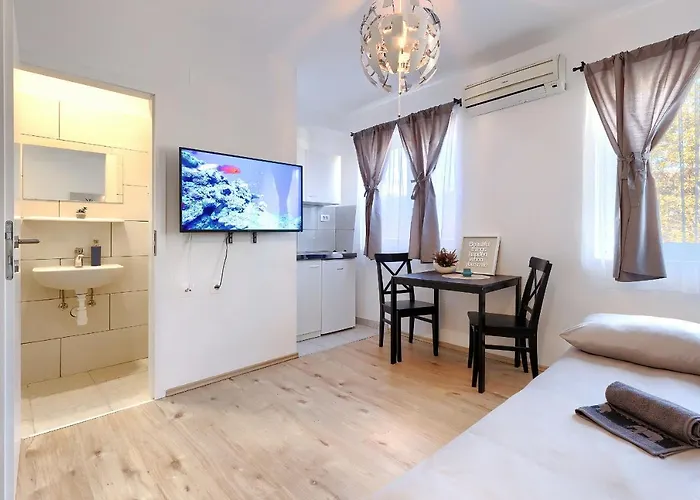 Monte Zaro 호스텔 풀라