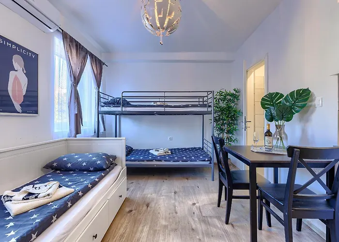 Monte Zaro 호스텔 풀라